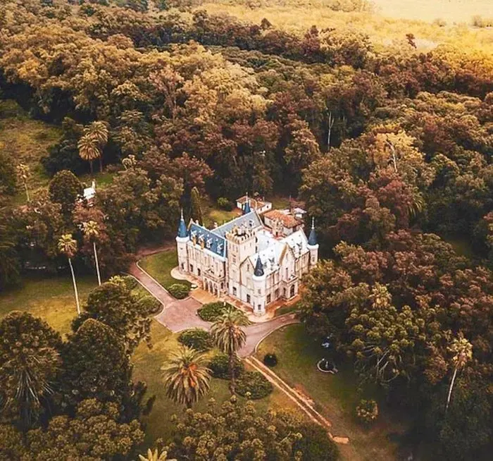 lacteos estancia la candelaria - Cómo se llama el castillo de lobos