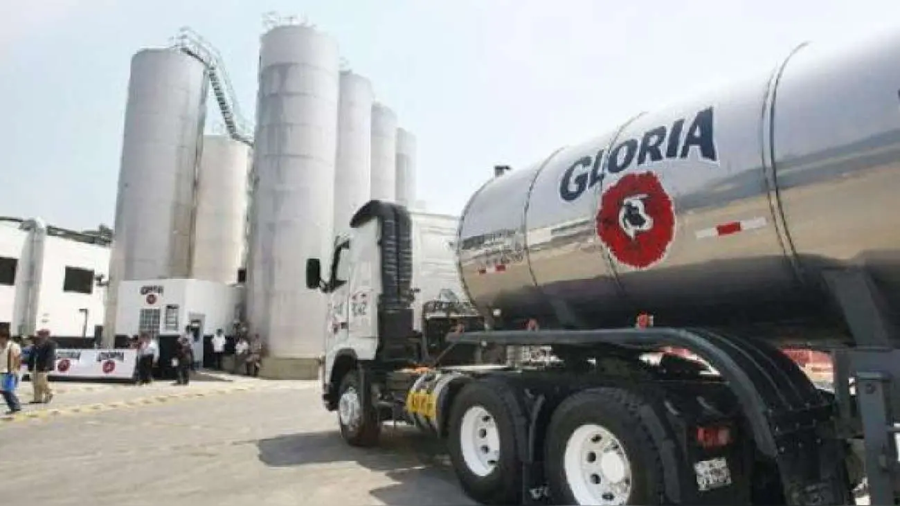 transporte de leche gloria - Cuántos camiones tiene Gloria