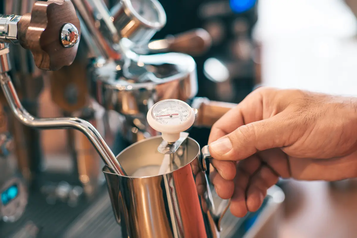 Espumadores y Calentadores de Leche: Guía Definitiva para el Café Perfecto - Qué es un espumador de leche eléctrico espumador y calentador de leche - Qué es un espumador de leche eléctrico