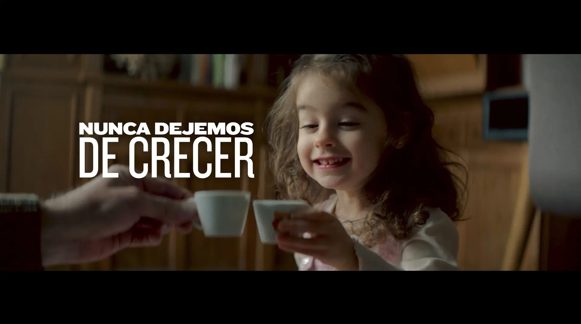 anuncio leche pascual - Quién canta la canción "Nunca dejemos de crecer"